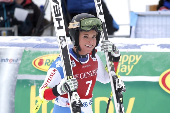 Lara Gut, of Switzerland, skis during the women&#039;s World Cup downhill ski race at Lake Louise, Alberta, Friday, Dec. 2, 2016. (Jonathan Hayward/The Canadian Press via AP)