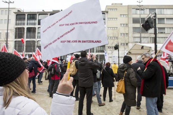 Protest gegen den Stellenabbau bei General Electric. In der MEM-Branche gingen rund 11'000 Jobs verloren.