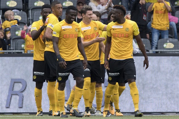 Spieler von BSC Young Boys jubeln nachher ersten Tor (1-0), im Fussball Meisterschaftsspiel der Super League zwischen dem BSC Young Boys und dem FC Lugano, im Stade de Suisse in Bern, am Sonntag, 10.  ...