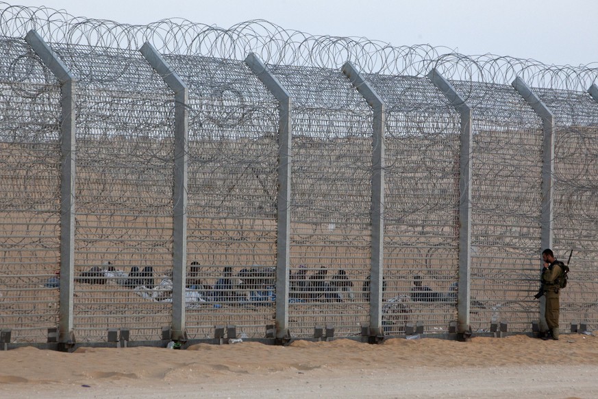 Dient Regierungschef Netanjahu als Vorbild für sein Unterfangen: Der Grenzzaun zwischen Israel und Ägypten.