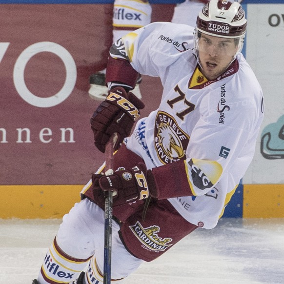 Henrik Toemmernes von Servette beim Eishockey Meisterschaftsspiel in der Qualifikation der National League zwischen dem EV Zug und Servette Genf vom Samstag, 7. Oktober 2017 in Zug. (PPR/Urs Flueeler)