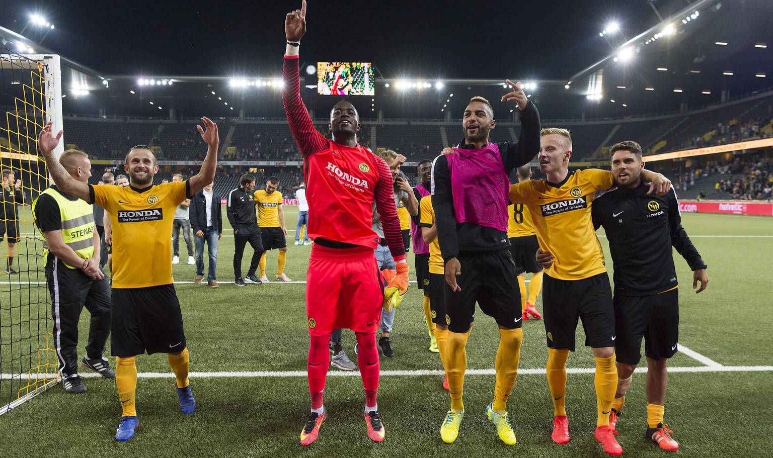 Young Boys&#039; players cheers after winning the penalty shoot-out of the UEFA Champions League third qualifying round second leg match between SwitzerlandÕs BSC Young Boys and UkraineÕs FC Shakhtar  ...