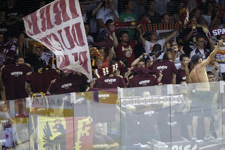 Die Servette-Fans scheinen sich in der alten Halle wohl zu fühlen.