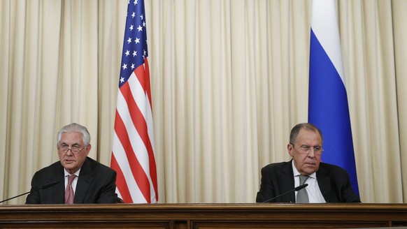 epa05904816 Russian Foreign Minister Sergei Lavrov (R) and US Secretary of State Rex Tillerson (L) attend a press conference after their negotiations in the Russian Foreign Ministry guest house in Mos ...