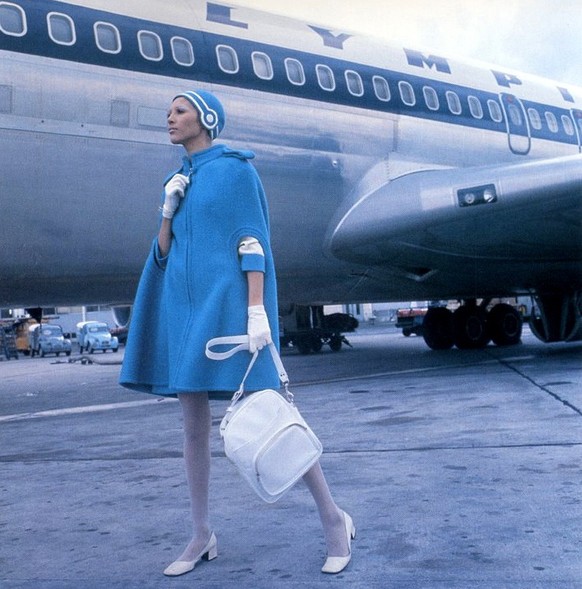 stewardess flight attendant flugbegleiterin vintage retro http://www.maryhop.com/assets/images/FA%20STORIES/%CE%A3%CF%84%CE%BF%CE%BB%CE%AD%CF%82%20%CE%9F%CE%BB%CF%85%CE%BC%CF%80%CE%B9%CE%B1%CE%BA%CE%A ...