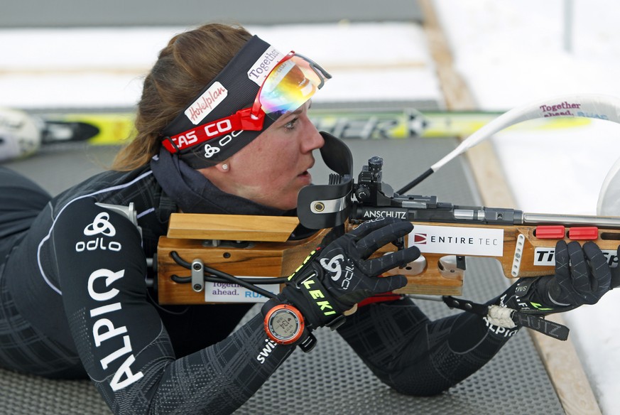 Die Schweizer Biathletin Lena Haecki aufgenommen am Sonntag, 1. Maerz 2015, bei der WM Vorbereitung zur Biathlon WM im Finnischen Kontiolahti die vom 3. bis zum 15. Maerz stattfindet, auf dem Gelaende ...