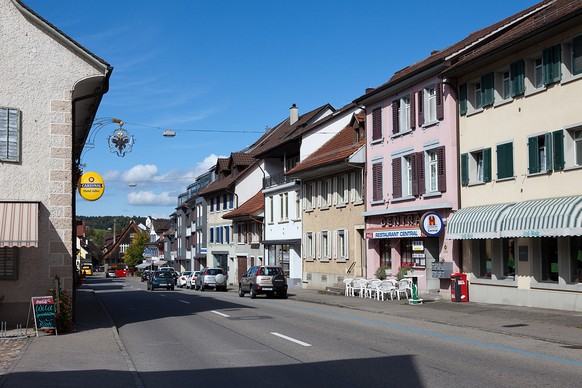 Frick, ein Durchfahrtsort im Aargau mit Nähe zur A3. Ideal für Einbruchdiebe, die sich einen Fluchtweg zurechtlegen.
