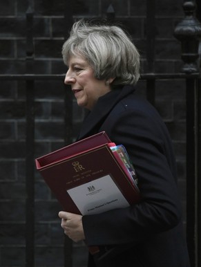 Britain&#039;s Prime Minister Theresa May leaves Number 10 Downing Street to attend Prime Minister&#039;s Questions at parliament in London, Britain, February 8, 2017. REUTERS/Toby Melville