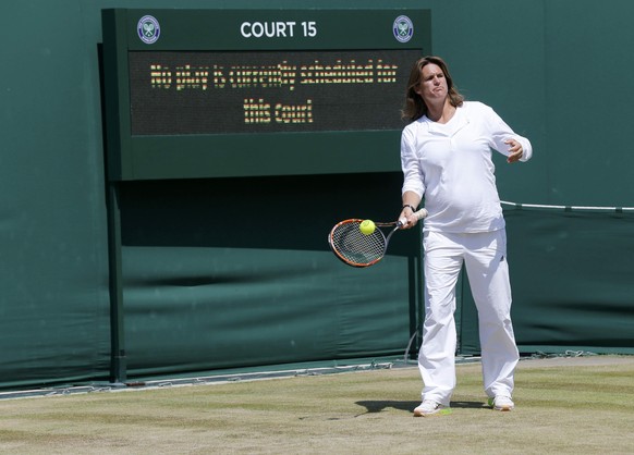 Amélie Mauresmo – hochschwanger im Training mit Andy Murray.