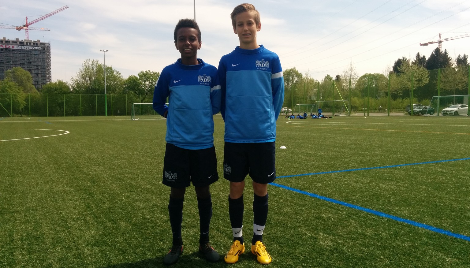 Kedus (12) und Leandro (12) gehören zu den Glücklichen, die mit nach Berlin dürfen.