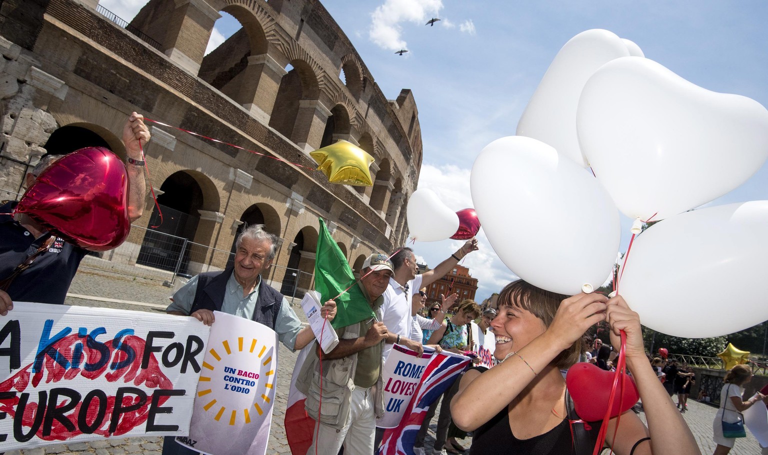 «A Kiss For Europe»: Brexit-Gegner in Rom.