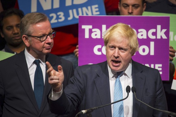 Michael Gove (l.) stiess Boris Johnson das Messer in den Rücken.