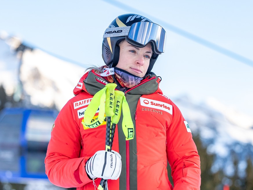 Nachrichten Linkding ABD0058_20250109 - ST. ANTON - �STERREICH: Lara Gut Behrami (SUI) am Donnerstag, 9. J�nner 2025 w�hrend der Besichtigung vor dem 1. Training f�r die Abfahrt der Frauen in St. Anton am Arlberg. - FOTO: ...