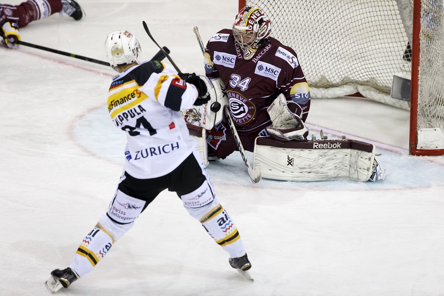 Kein Durchkommen für Filppula und Co.: Servette-Goalie Descloux hält überragend.