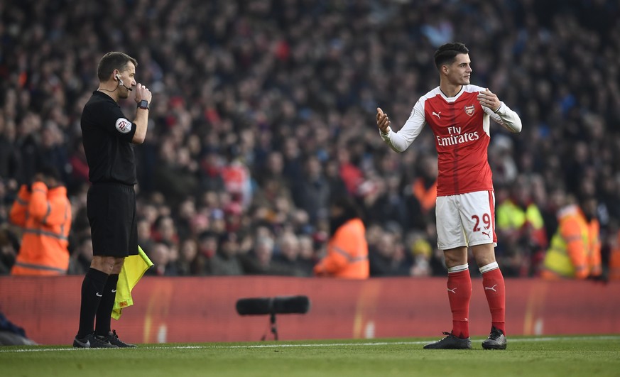 Football Soccer Britain - Arsenal v Burnley - Premier League - Emirates Stadium - 22/1/17 Arsenal&#039;s Granit Xhaka looks dejected after being sent off Reuters / Dylan Martinez Livepic EDITORIAL USE ...