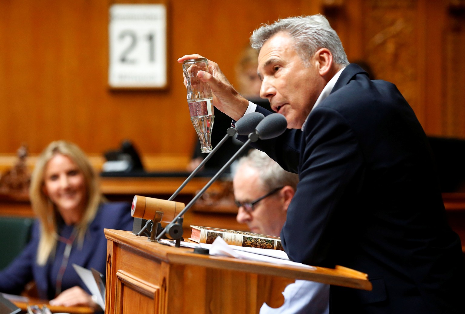 Swiss People&#039;s Party (SVP) faction chief Adrian Amstutz speaks during the lower house parliament session in Bern, Switzerland September 21, 2016. REUTERS/Ruben Sprich