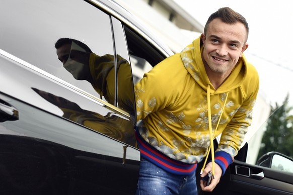 Xherdan Shaqiri bei der Ankunft vor dem Hotel in Feusisberg (SZ) am Montag, 2. Oktober 2017. (KEYSTONE/Walter Bieri)