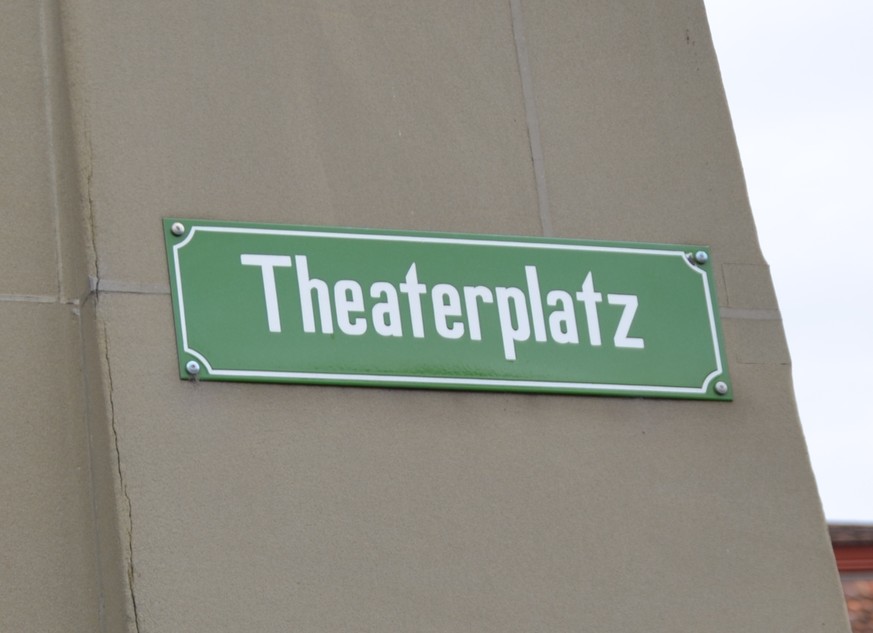 Strassenschilder Bern Theaterplatz