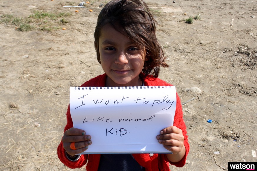«Ich will spielen wie ein normales Kind.» Wir haben den Flüchtlingen in Idomeni Gelegenheit für ihre Botschaft gegeben.&nbsp;