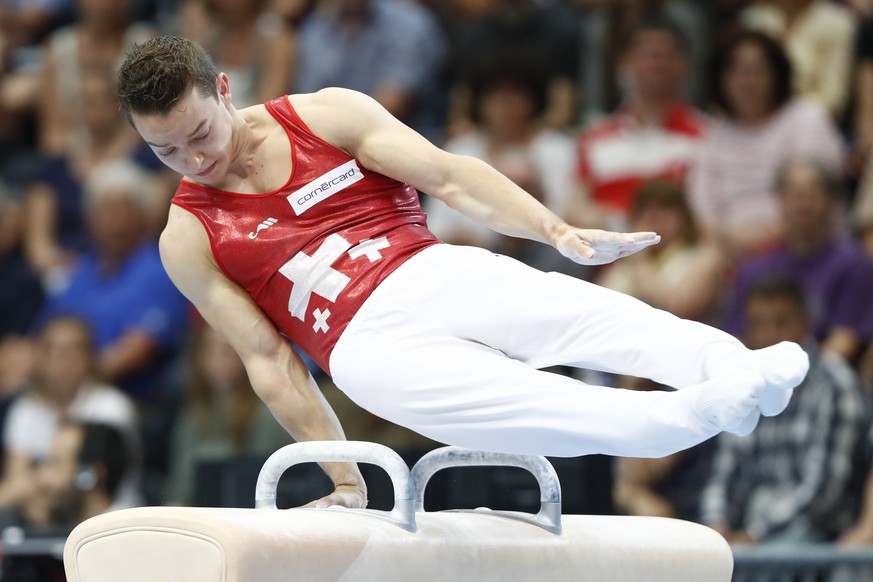 Christian Baumann zeigt eine fast fehlerfreie Übung.