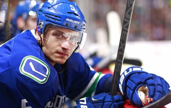 Luca Sbisa wechselt von den Vancouver Canucks zu den Vegas Golden Knights. 
