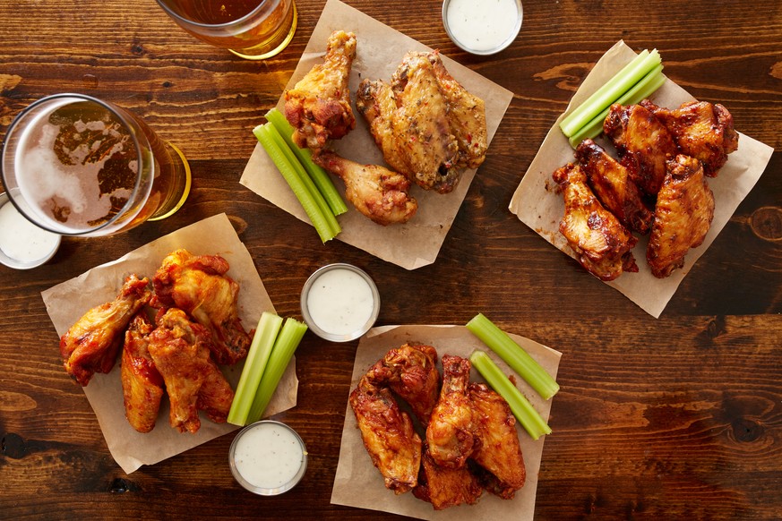 buffalo chicken wings beer bbq barbecue poulet huhn hähnchen grillen grillieren bier USA