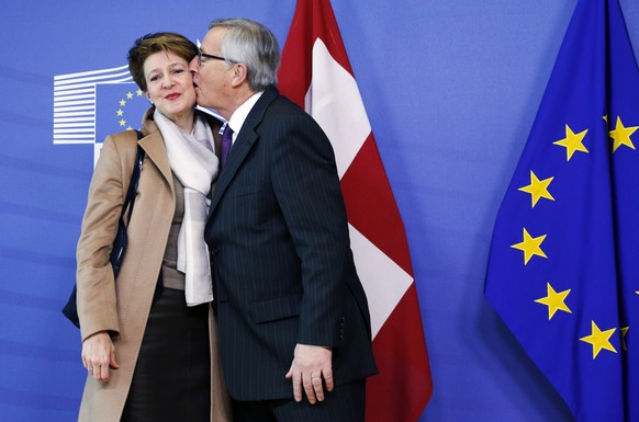 European Commission President Jean-Claude Juncker kisses Swiss President Simonetta Sommaruga (L) ahead of a meeting at the EU Commission headquarters in Brussels February 2, 2015. REUTERS/Francois Len ...