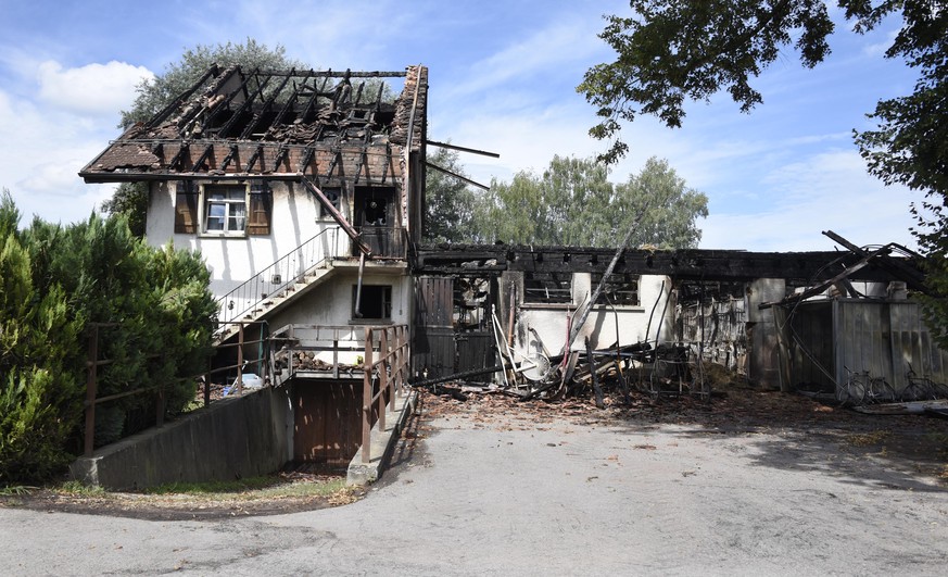 Des degats dans des batiments et ecuries ce samedi 15 juillet 2017 a Avenches. Plusieurs incendies ce sont declares cette nuit au Haras federal d&#039;Avanches. Une dizaine de chevaux ont peri. (KEYST ...