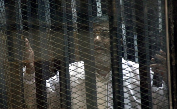 Ex-Präsident Mohammed Mursi vor Gericht in Kairo (28.01.2014)