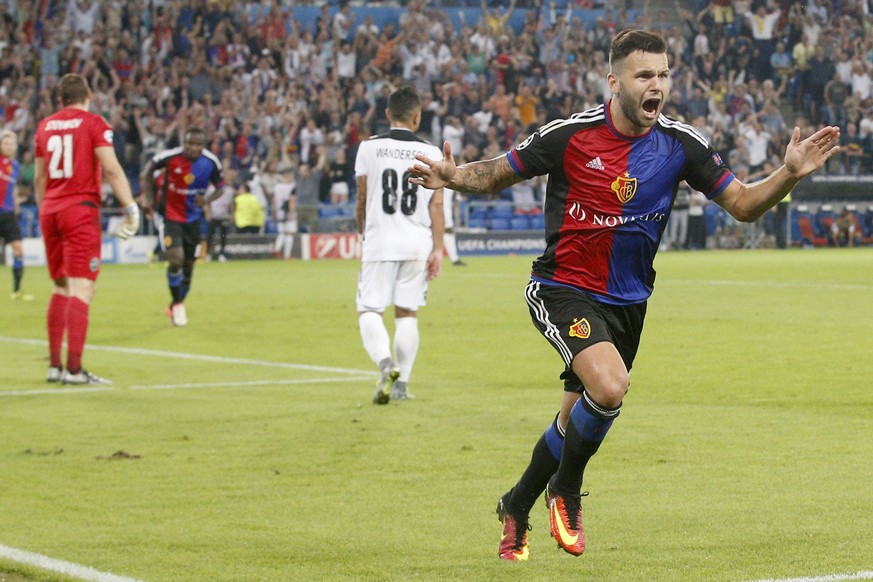 13.09.2016; Basel; Fussball Champions League - FC Basel - PFC Ludogorets Razgrad; Jubel beim Torschuetzen zum 1:1 Renato Steffen (Basel)
(Marc Schumacher/freshfocus)