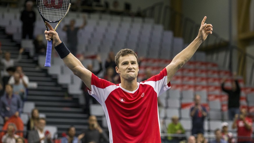 ARCHIVBILD ZUM RUECKTRITT VON TENNISSPIELER MARCO CHIUDINELLI --- Marco Chiudinelli of Switzerland celebrates after defeating Yaraslav Shyla of Belarus during the fifth match of the Davis Cup world gr ...