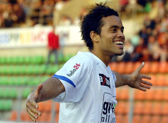 Alexandre Alphonse vom FCZ jubelt nach seinem Tor zum 3-0, beim Fussball Meisterschaftsspiel der Super League zwischen dem FC Zuerich und dem FC Aarau, am Donnerstag, 20. April 2006, in Zuerich. (KEYS ...