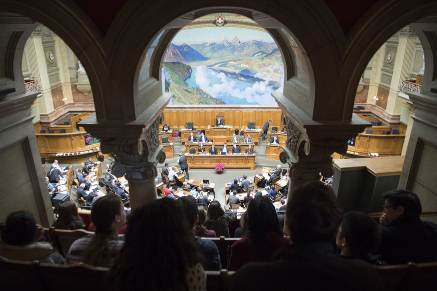 ZUR STUDIE UEBER DIE ENTSCHAEDIGUNG DER BUNDESPARLAMENTARIER, AM DIENSTAG, 23. MAI 2017, ERHALTEN SIE FOLGENDE ARCHIVBILDER ---- Der Nationalrat debattiert waehrend der Sondersession im Nationalrat, a ...