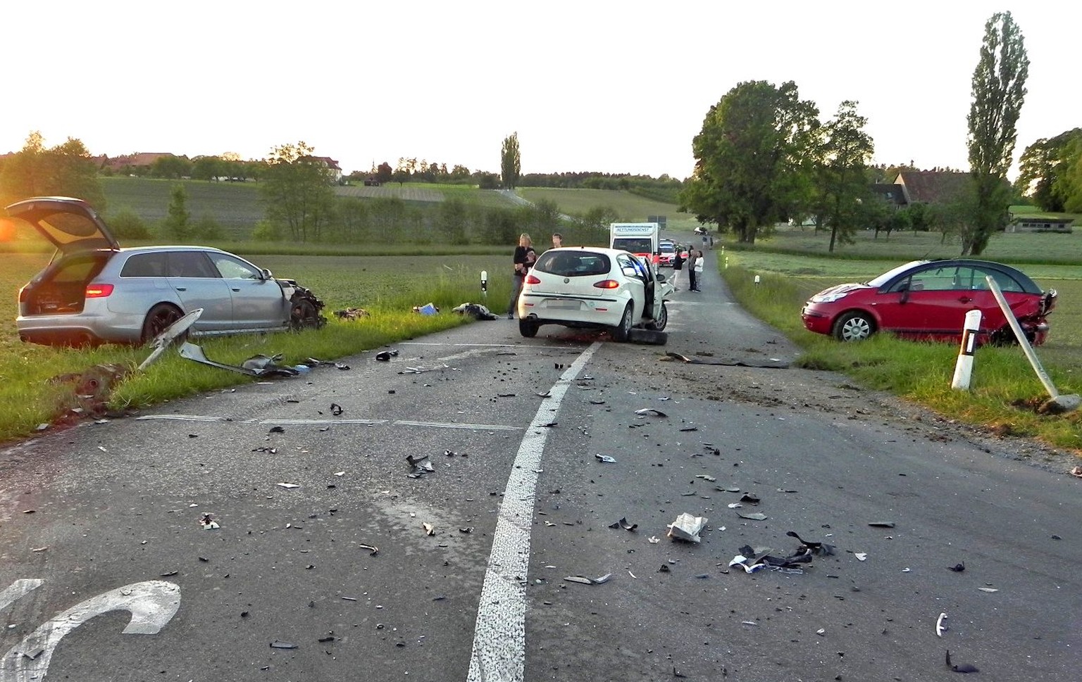 Auf der Heimfahrt raste der Ex-Radprofi auf der Überlandstrasse in Mattwil TG mit 139 km/h auf eine Kreuzung zu. Dort krachte er mit hoher Geschwindigkeit ins Heck eines Autos, dessen Fahrer am Stopp  ...