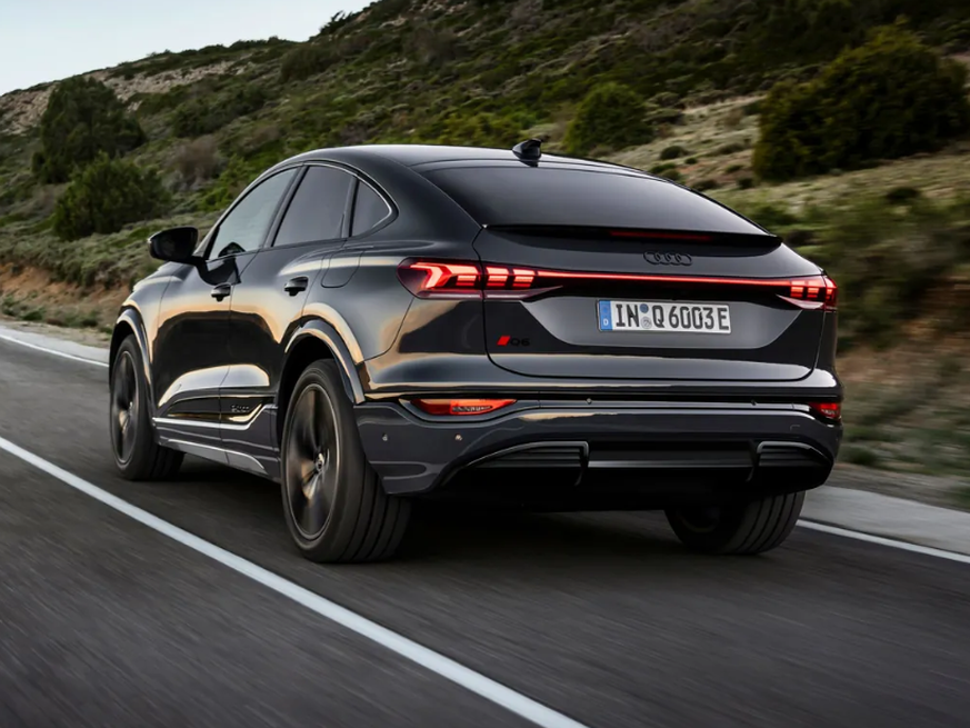 Nachrichten Linkding Audi stellt mit dem Q6 Sportback eine elegantere Version des Q6 vor.
