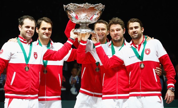 Noch ohne Alkohol: Wawrinka und seine Teamkollegen.