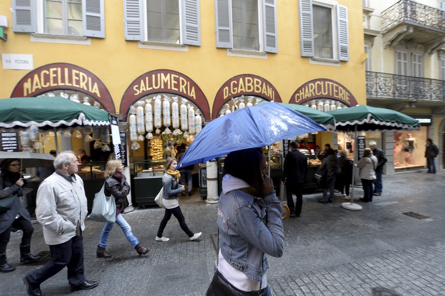 Regnerisches Wetter auf der Via Pessina, Lugano