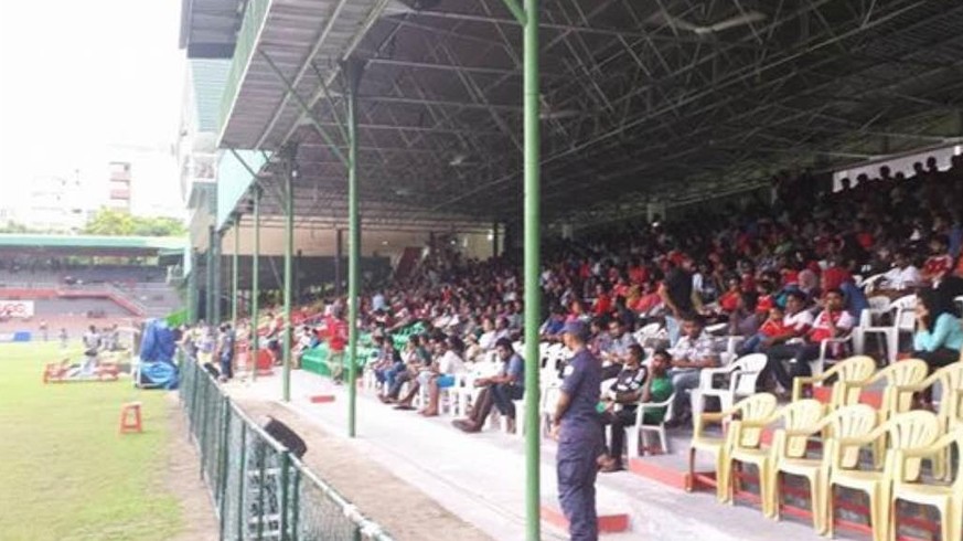 Die Haupttribüne im Rasmee-Dhandu-Stadion.