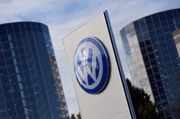 epa04999558 (FILE) A file photo dated 25 September 2015 of the corporate logo of German car maker Volkswagen (VW) in front of the storage towers of Volkswagen&#039;s so-called &#039;Autostadt&#039; (c ...