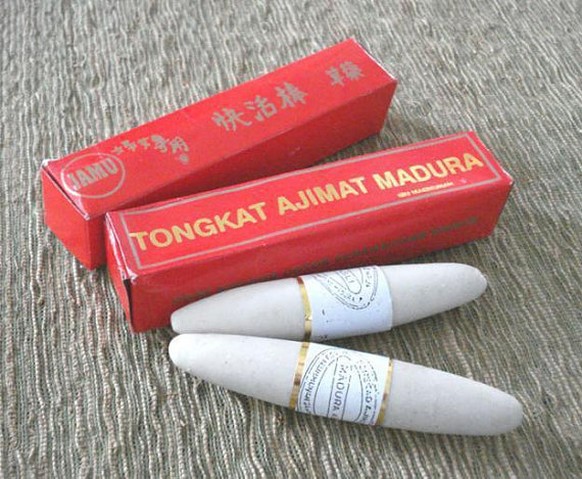 Zigarrenförmige «Vagina Sticks» eines anderen, offenbar indonesischen Herstellers.