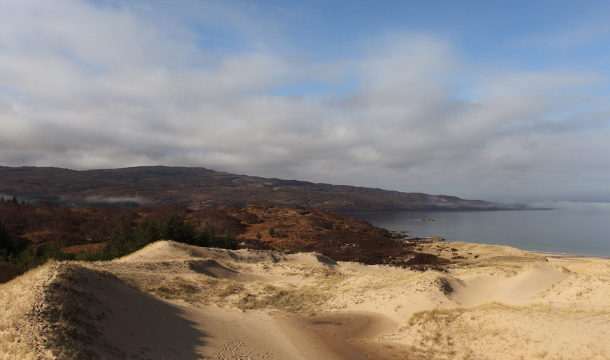 Dünen vor der schottischen Cul na Croise Bay. Austragungsort von «Eden».