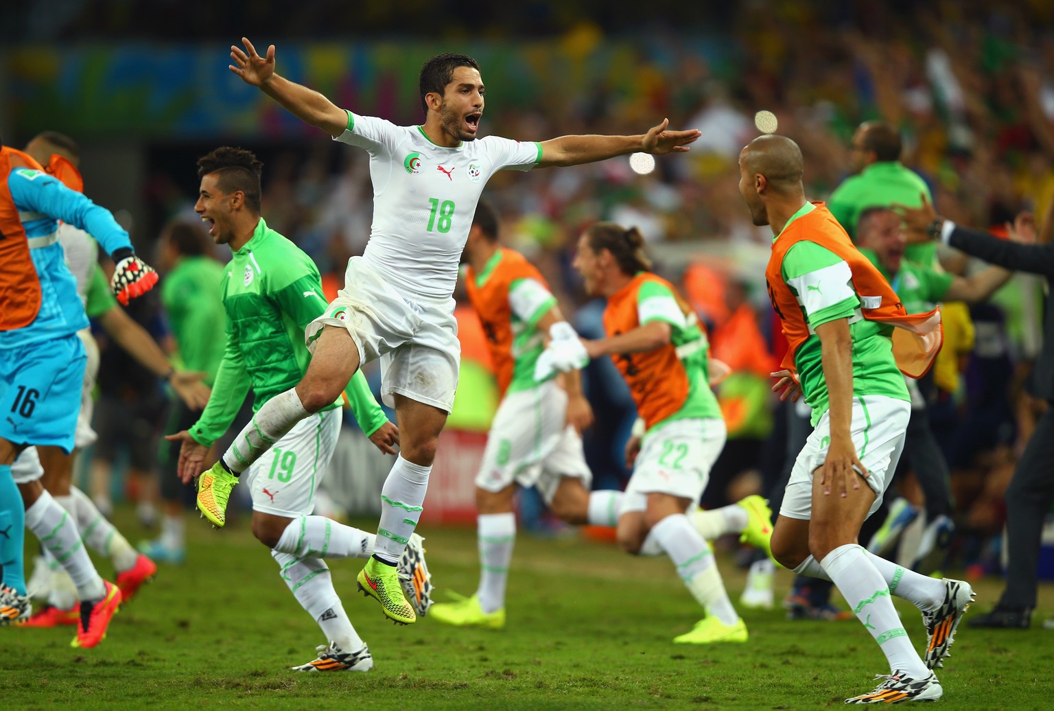 Algerien freut sich nach dem Unentschieden gegen Russland über den Achtelfinaleinzug.&nbsp;