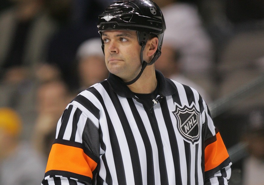Ex-NHL-Schiedsrichter Stéphane Auger ist TV-Ankläger in der National League A.