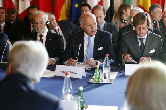 Gemeinsam gegen den IS: Frankreichs Aussenminister Fabius (Mitte) lud zur Konferenz nach Paris.&nbsp;