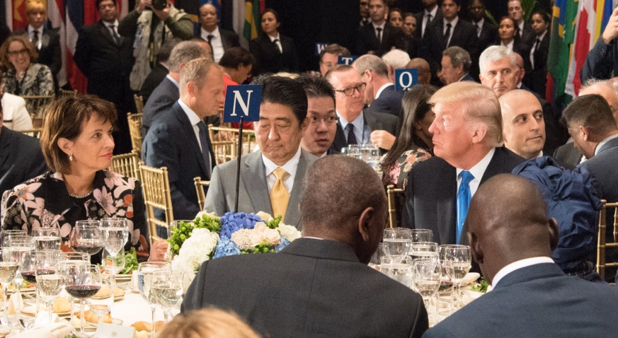 Präsidenten mit Augenkontakt: Leuthard und Trump beim UNO-Lunch.&nbsp;