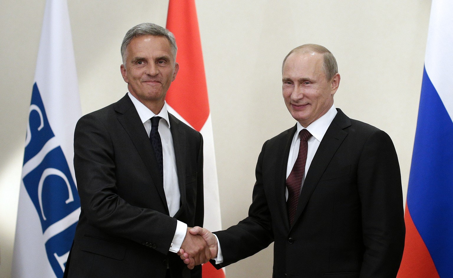 Burkhalter und Putin beim Gespräch über die Ukraine in Wien.