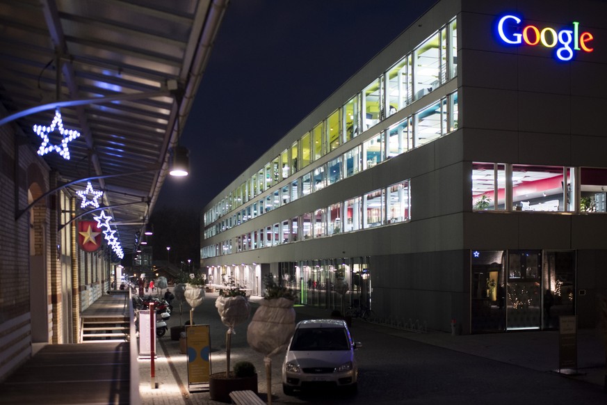 Blick auf das Google Gebaeude und Logo des US-amerikanischen Unternehmens Google Inc., aufgenommen am Montag, 15. Dezember 2014 in Zuerich. (KEYSTONE/Ennio Leanza)