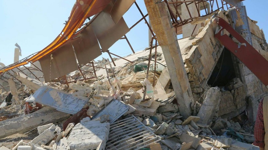 epa05162331 A handout image provided by the Medecins Sans Frontieres (MSF) or Doctors Without Borders organization, showing destruction and rubble at an MSF-supported hospital in Ma&#039;arat Al Numan ...