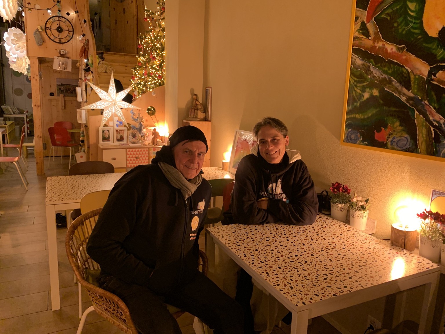 Nachrichten Linkding Schwester Ariane und Karl Wolf vom Verein Incontro im Lokal Primero. 20. Dezember 2024.