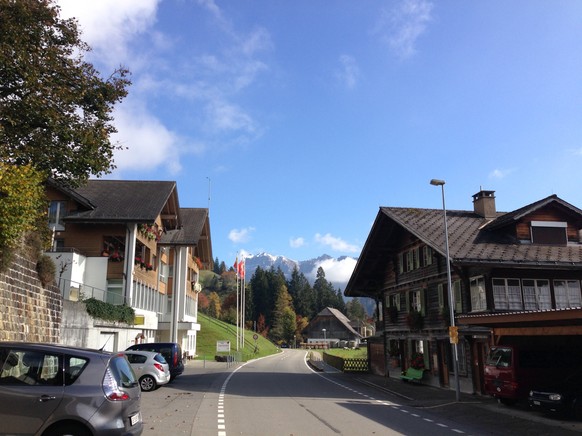 Herrliches Wetter nach meiner Mittagspause in Eriz. Der Hohgant jetzt gut sichtbar.